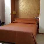 호텔 Kaly 3*